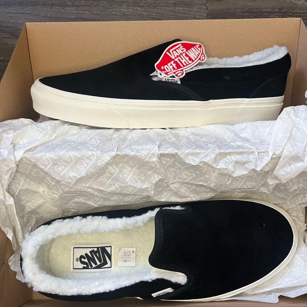 CLASSIC SLIP-ON COZY HUG SHOE
